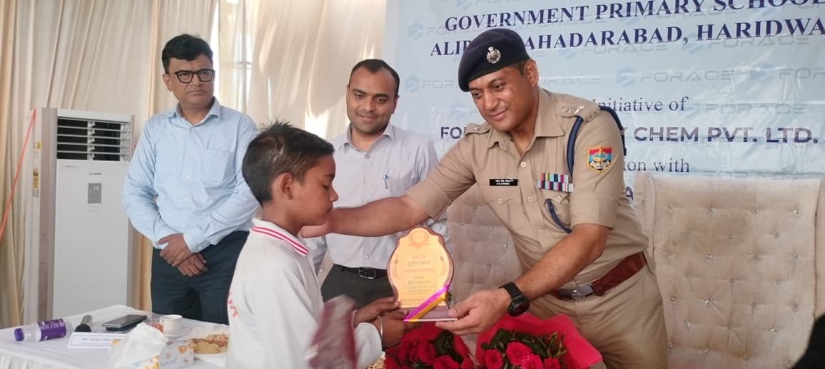 डीएम और एसएसपी ने स्कूल के कार्यों का लोकार्पण किया